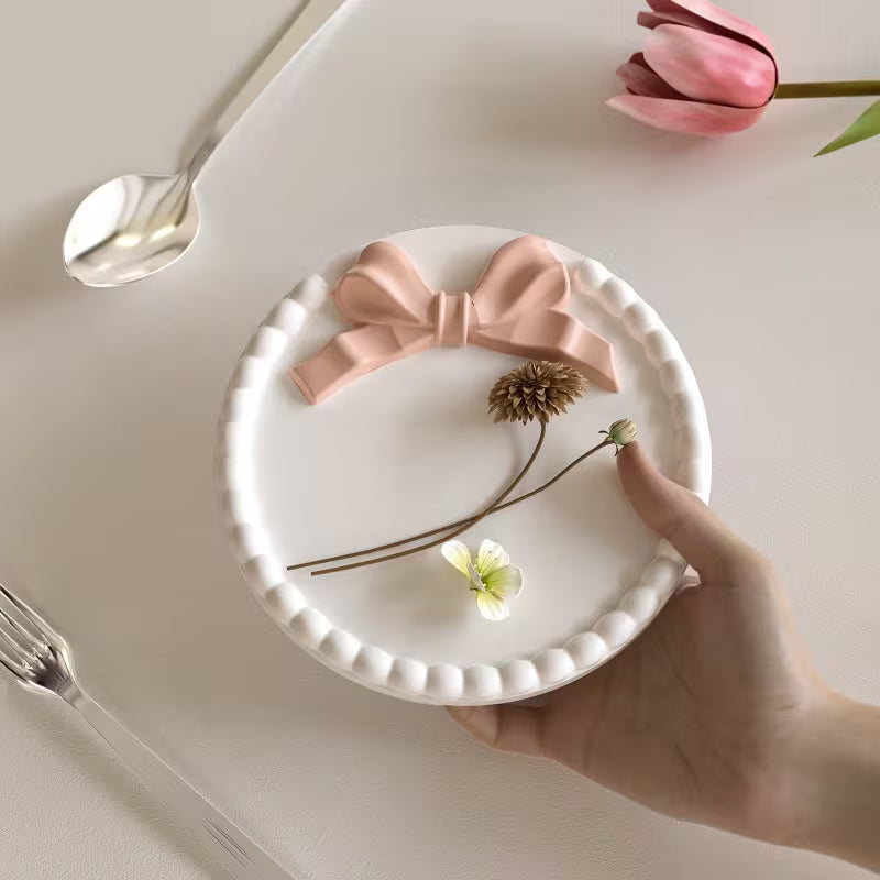 Round bubble edge tray with bow, cast in the silicone mould