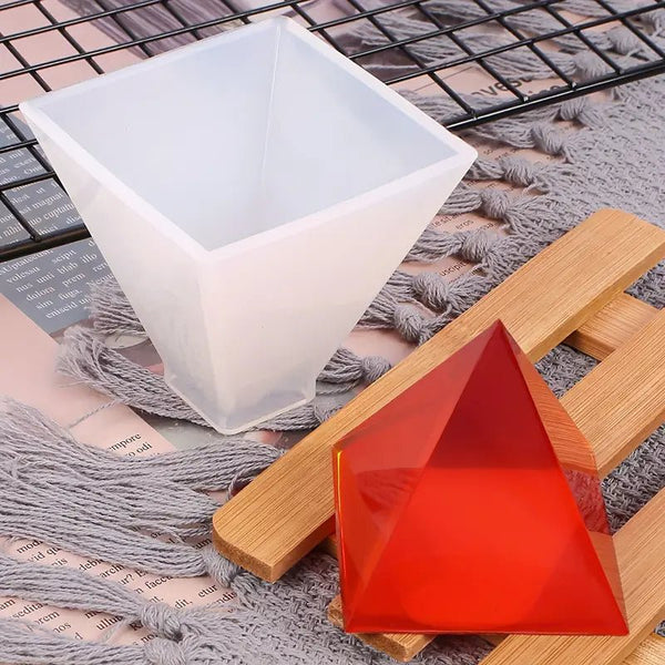 Silicone Mould - 1 x Medium Pyramid 6cm x 6cm x 6cm